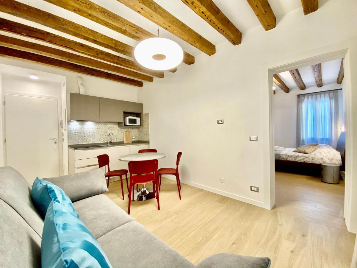 Suite House New Apartments Wi Fi Venice Island Екстер'єр фото