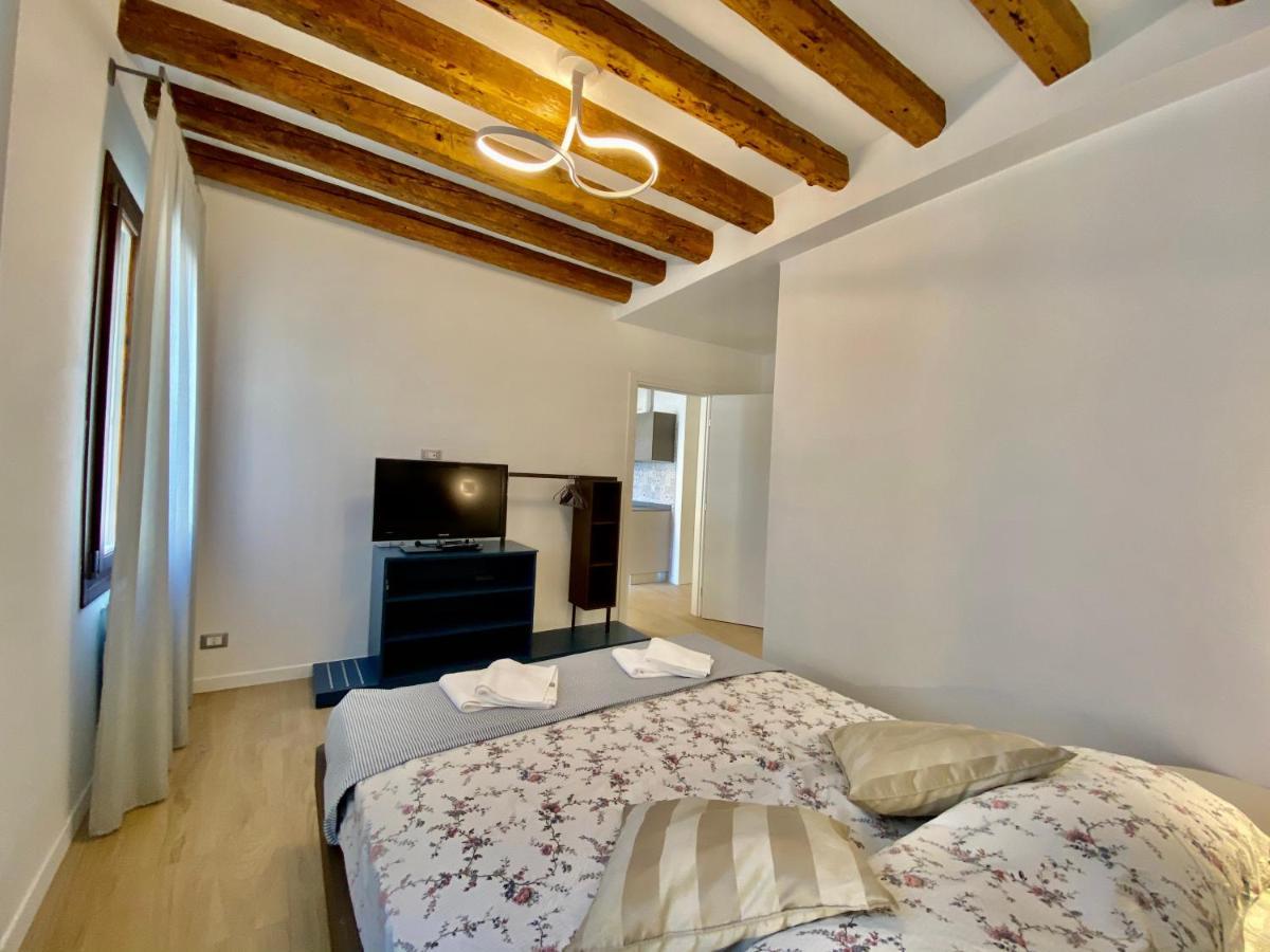 Suite House New Apartments Wi Fi Venice Island Екстер'єр фото