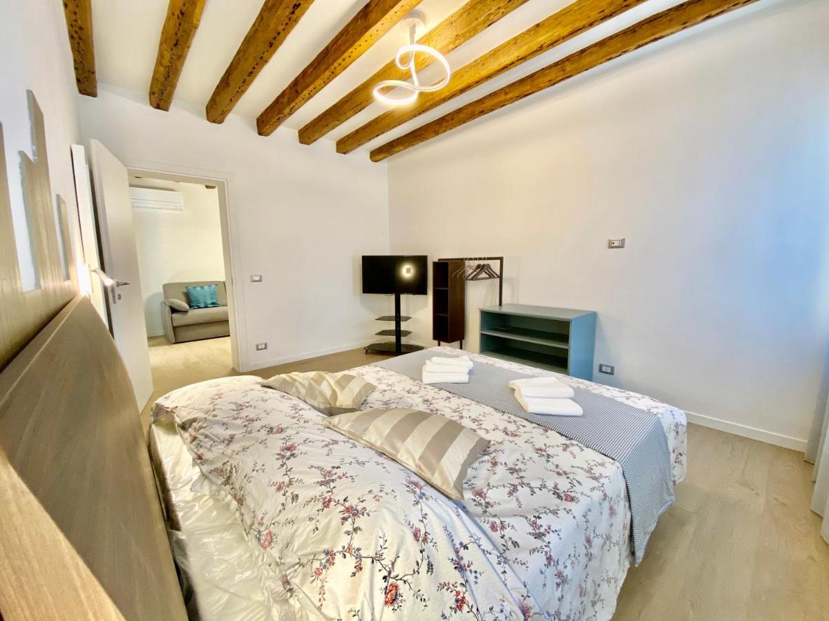Suite House New Apartments Wi Fi Venice Island Екстер'єр фото