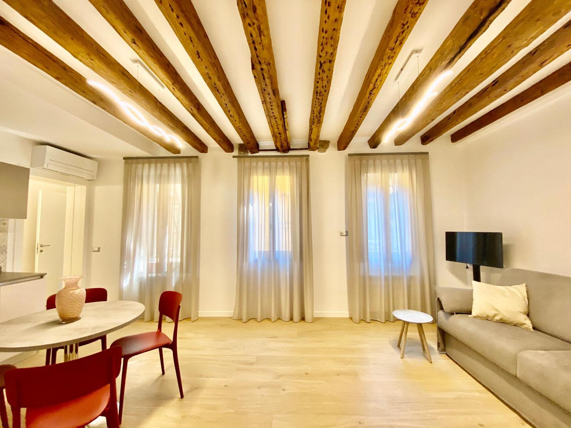 Suite House New Apartments Wi Fi Venice Island Екстер'єр фото