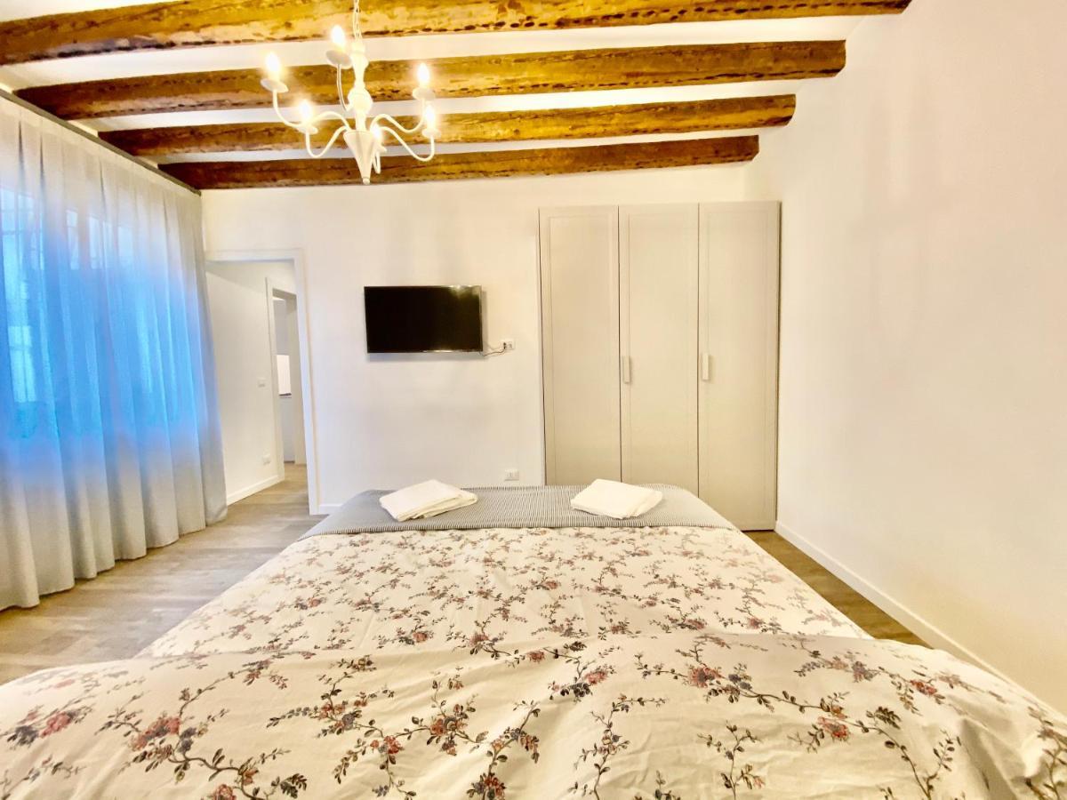 Suite House New Apartments Wi Fi Venice Island Екстер'єр фото