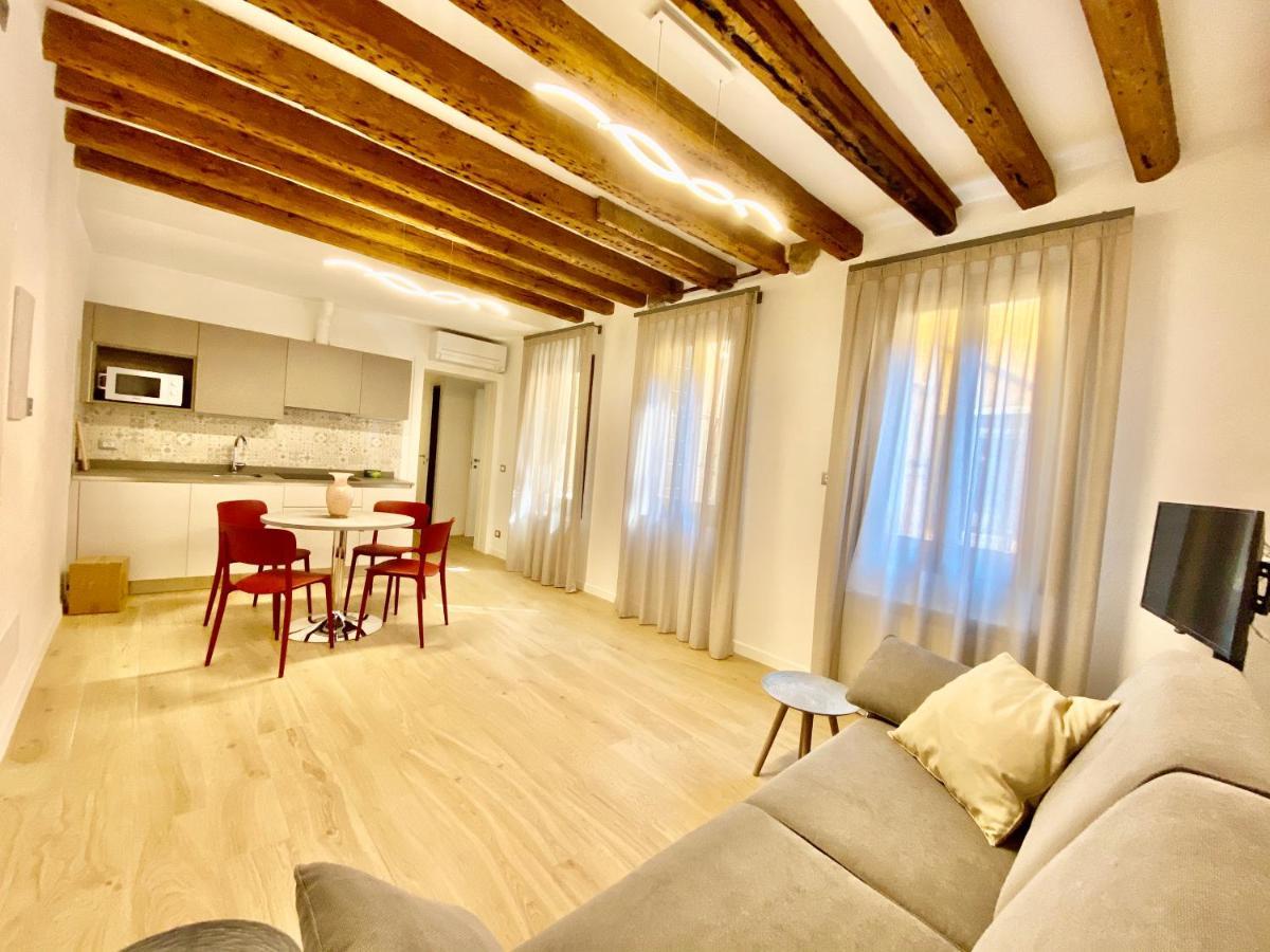 Suite House New Apartments Wi Fi Venice Island Екстер'єр фото